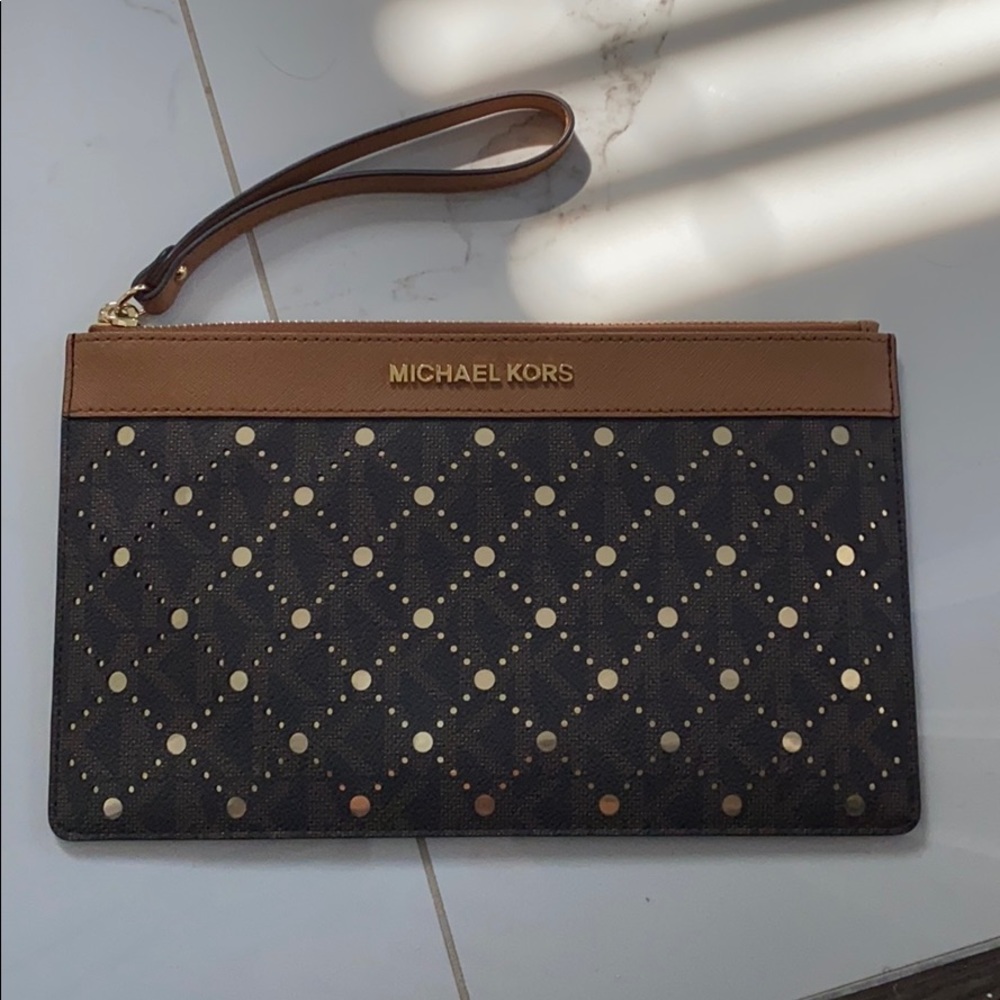 Michael kors oversized wristlet